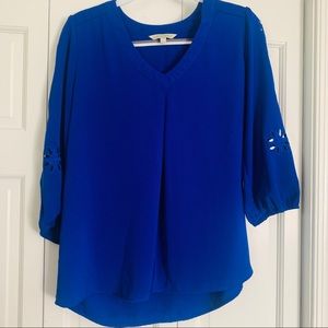 Women’s Blouse with Cut Out Feature Sleeve Size 8 - Blue. 41 Hawthorne Stitchfix